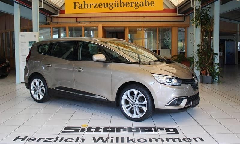 Beige Gebraucht 2017 Renault Grand Scénic IV Experience Van / Kleinbus | 10.300 € (Teuer) - Bild 1/4
