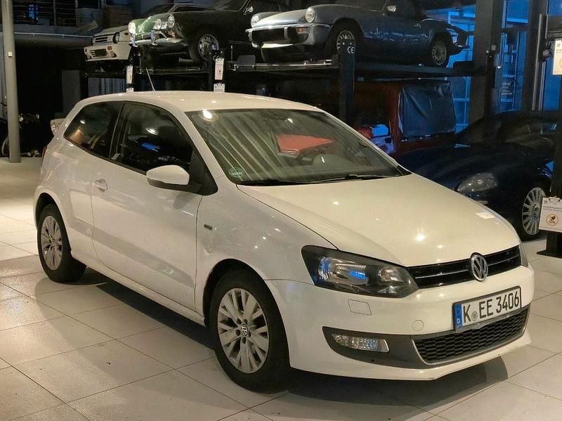 Gebraucht VW Polo Life 75 PS (55 kW) 2013 Weiß Kleinwagen