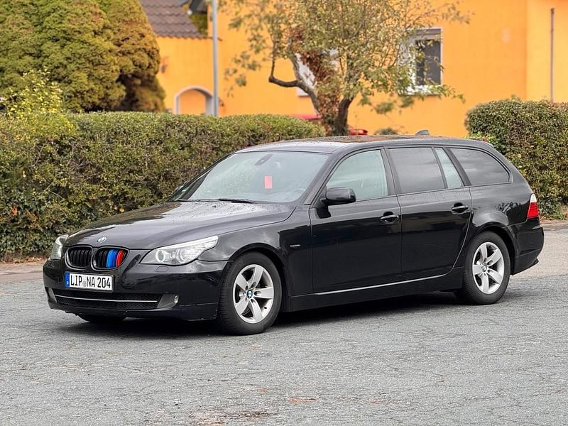 Schwarz Gebraucht 2009 BMW 520 Kombi | 5.300 € (Fairer Preis) - Bild 1/4