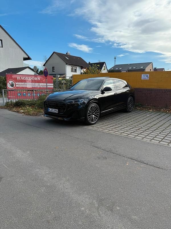 Schwarz Gebraucht 2025 Audi Q8 SUV | 76.500 € (Guter Preis) - Bild 1/4