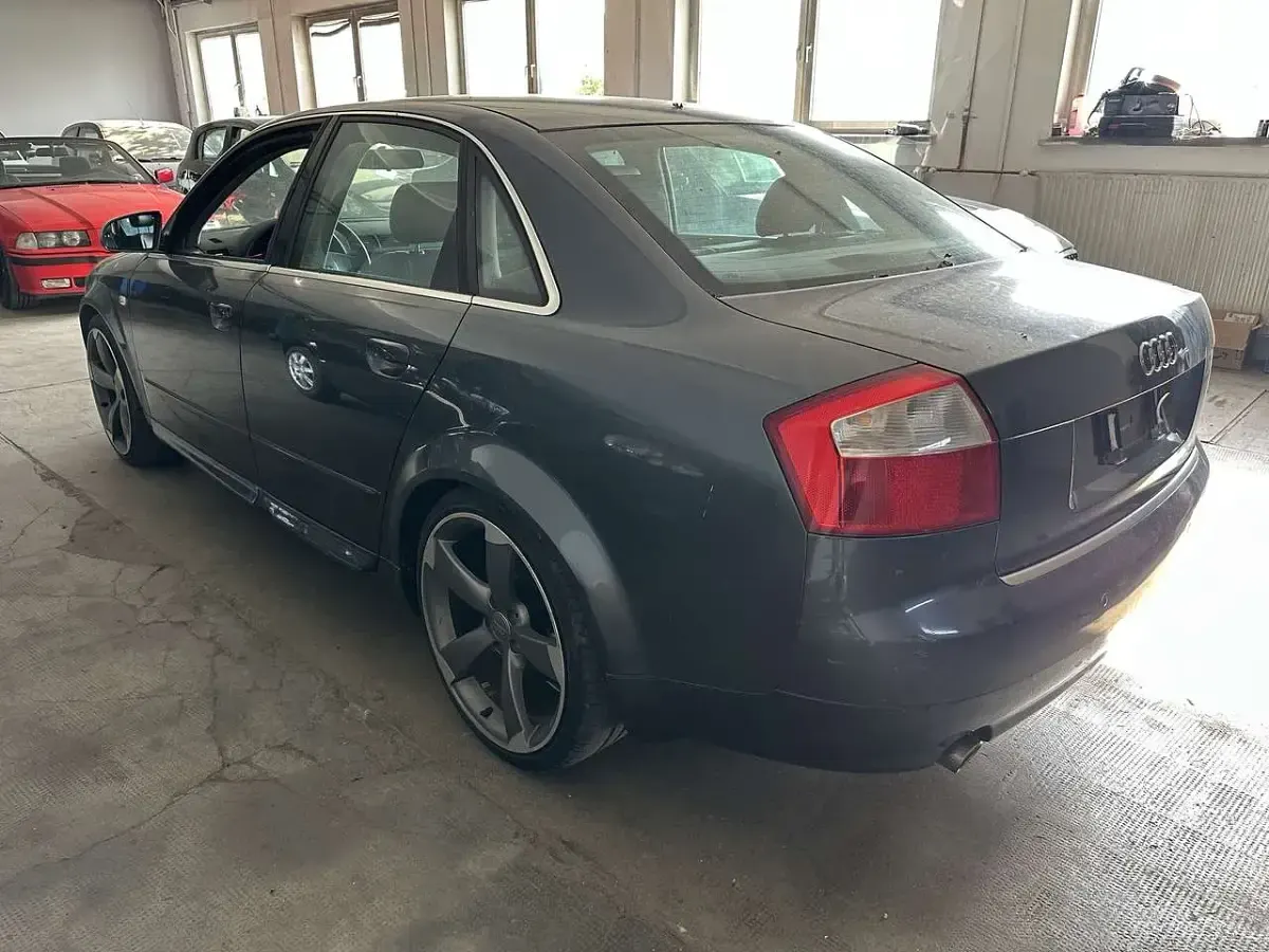 Gebraucht Audi A4 S-Line 220 PS (161 kW) 2002 Grau Limousine