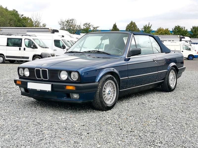 Gebraucht BMW 318 Cabriolet Sport Line 113 PS (83 kW) 1994 Blau Cabrio