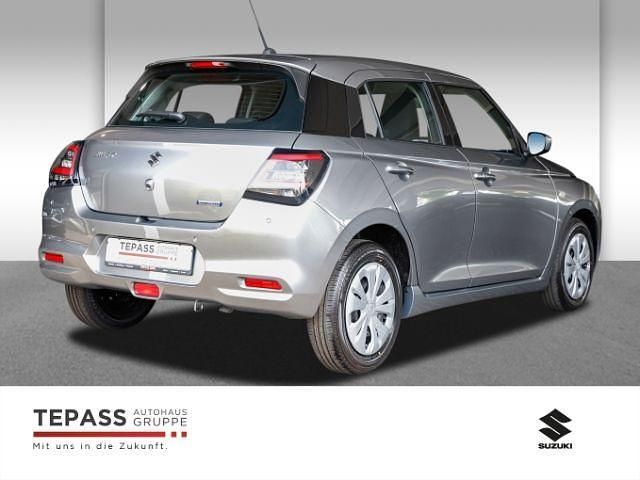 Neu Suzuki Swift Club 83 PS (61 kW) 2025 Silber Kleinwagen