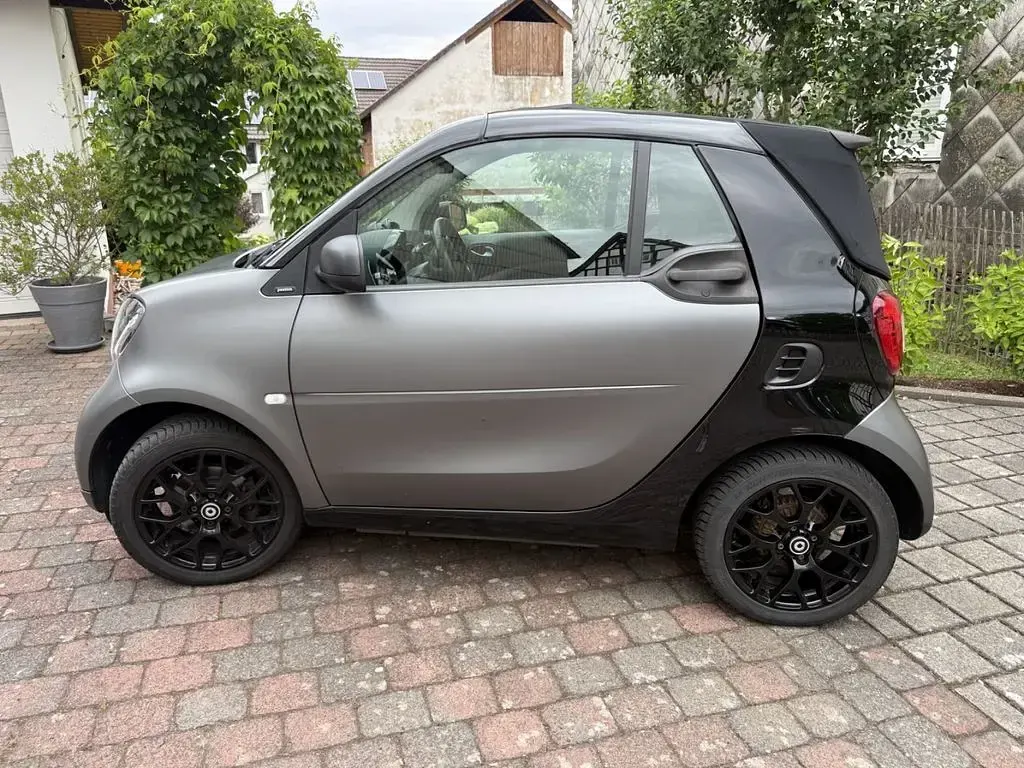 Gebraucht Smart ForTwo Cabrio Passion 90 PS (66 kW) 2017 Grau Cabrio