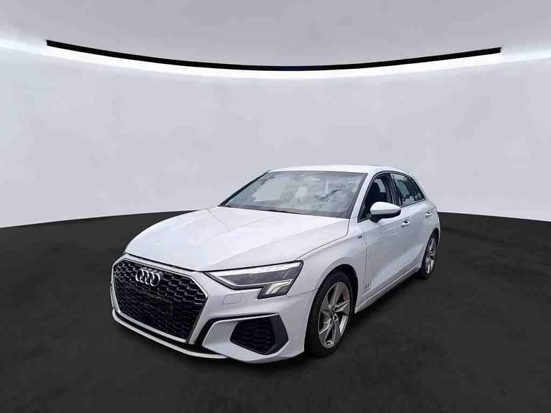 Weiß Gebraucht 2020 Audi A3 Sportback S-Line Limousine | 17.999 € (Superpreis) - Bild 1/4