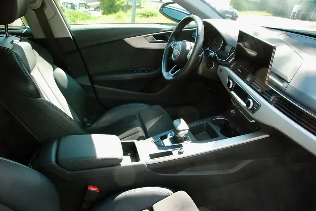 Gebraucht Audi A4 Sport 163 PS (119 kW) 2021 Schwarz Kombi