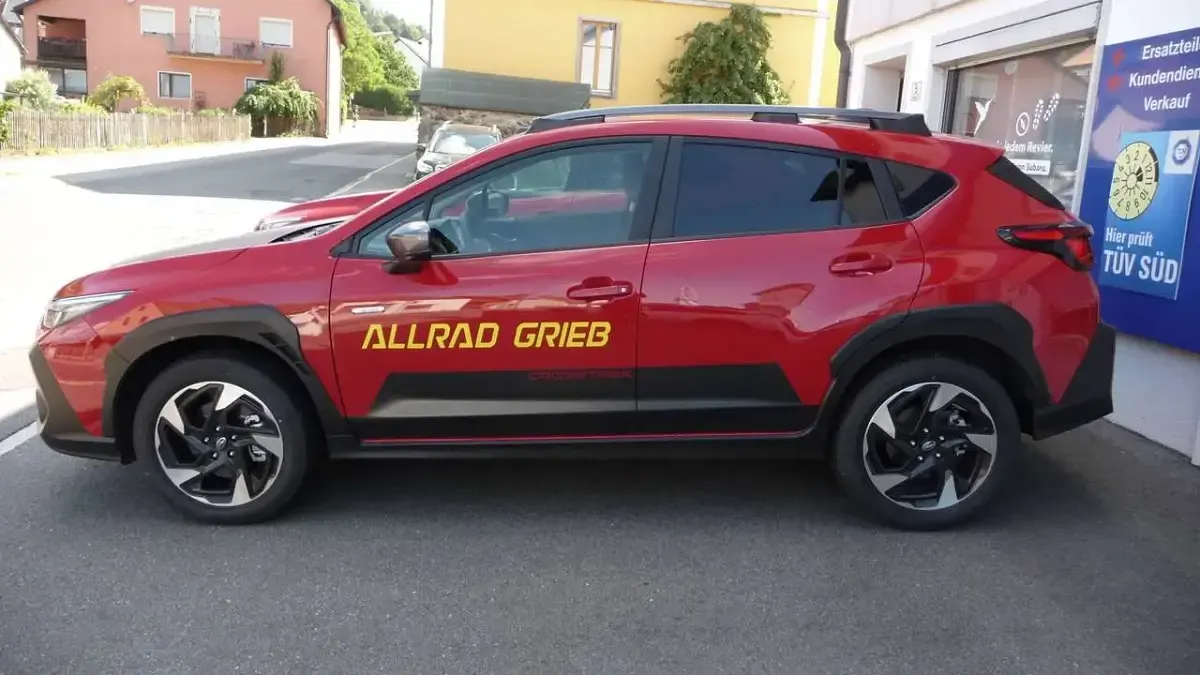Gebraucht Subaru Crosstrek Comfort 136 PS (100 kW) 2025 Pure red SUV