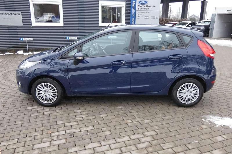Gebraucht Ford Fiesta 60 PS (44 kW) 2012 Blazerblau Limousine