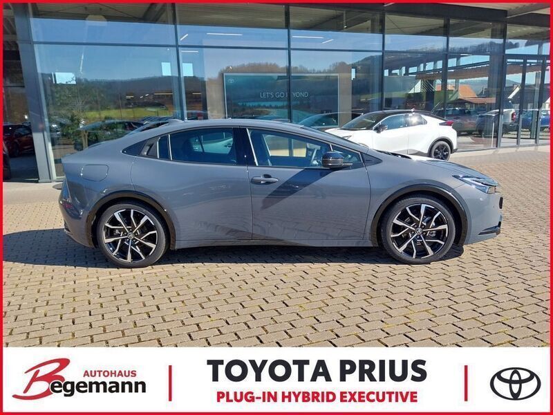 Gebraucht Toyota Prius Plug-in Hybrid Executive 223 PS (164 kW) 2023 Grau Kleinwagen