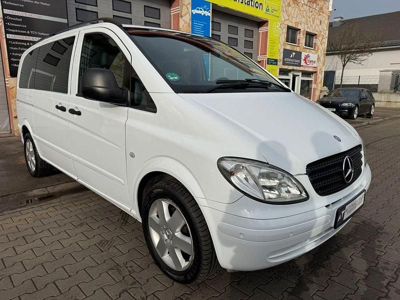 Weiß Gebraucht 2009 Mercedes Vito Kombi | 10.750 € (Fairer Preis) - Bild 1/4
