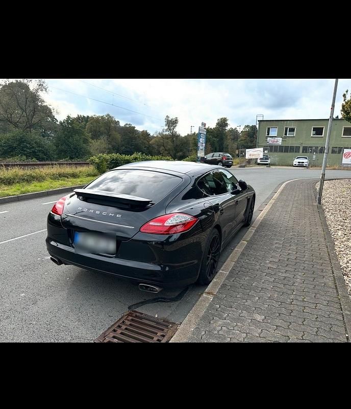 Gebraucht Porsche Panamera 250 PS (183 kW) 2012 Schwarz Kleinwagen