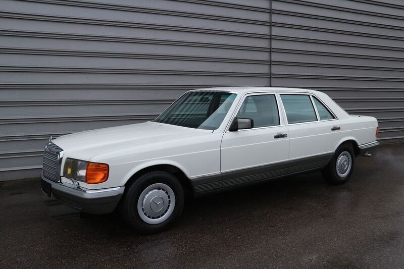 Weiß Gebraucht 1984 Mercedes 500 Limousine | 34.990 € - Bild 1/4