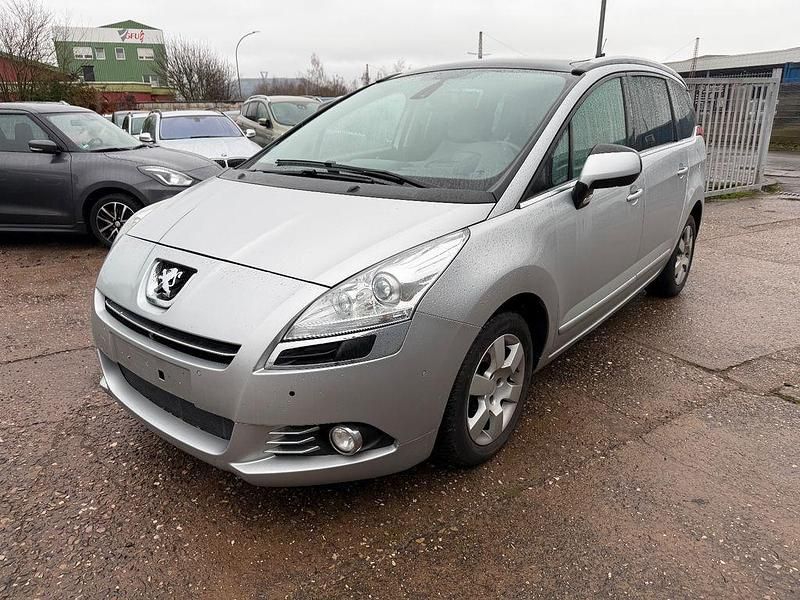 Silber Gebraucht 2011 Peugeot 5008 Family Van / Kleinbus | 2.990 € (Guter Preis) - Bild 1/4