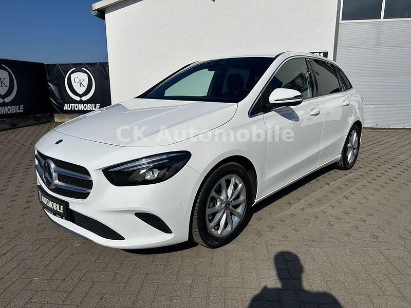 Gebraucht Mercedes B220 Progressive 190 PS (139 kW) 2019 Weiß Van / Kleinbus