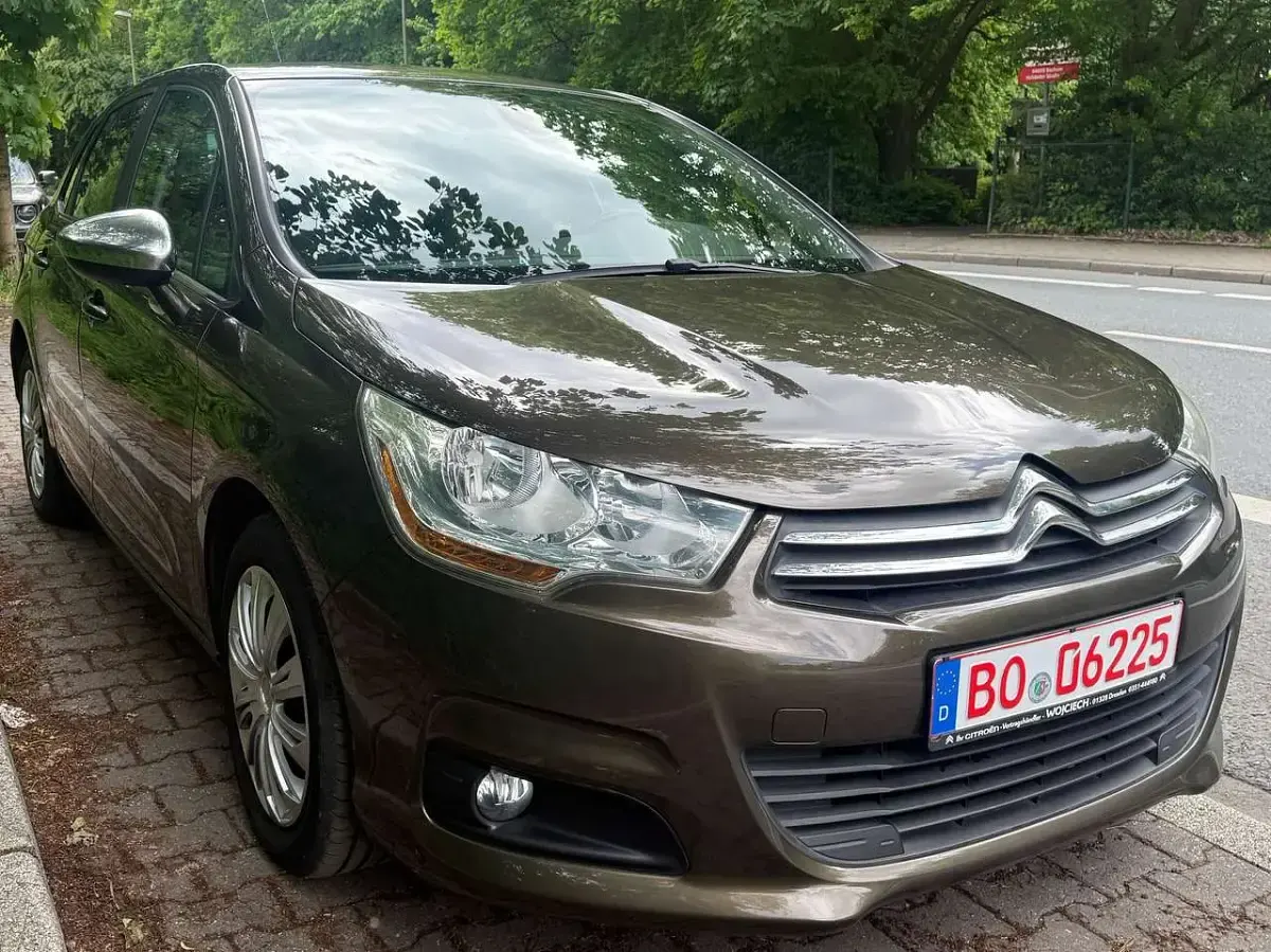 Gebraucht Citroën C4 SELECTION 120 PS (88 kW) 2014 Braun Kleinwagen