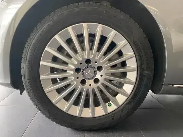 Gebraucht Mercedes C180 156 PS (114 kW) 2015 Palladiumsilber (metallic) Kombi