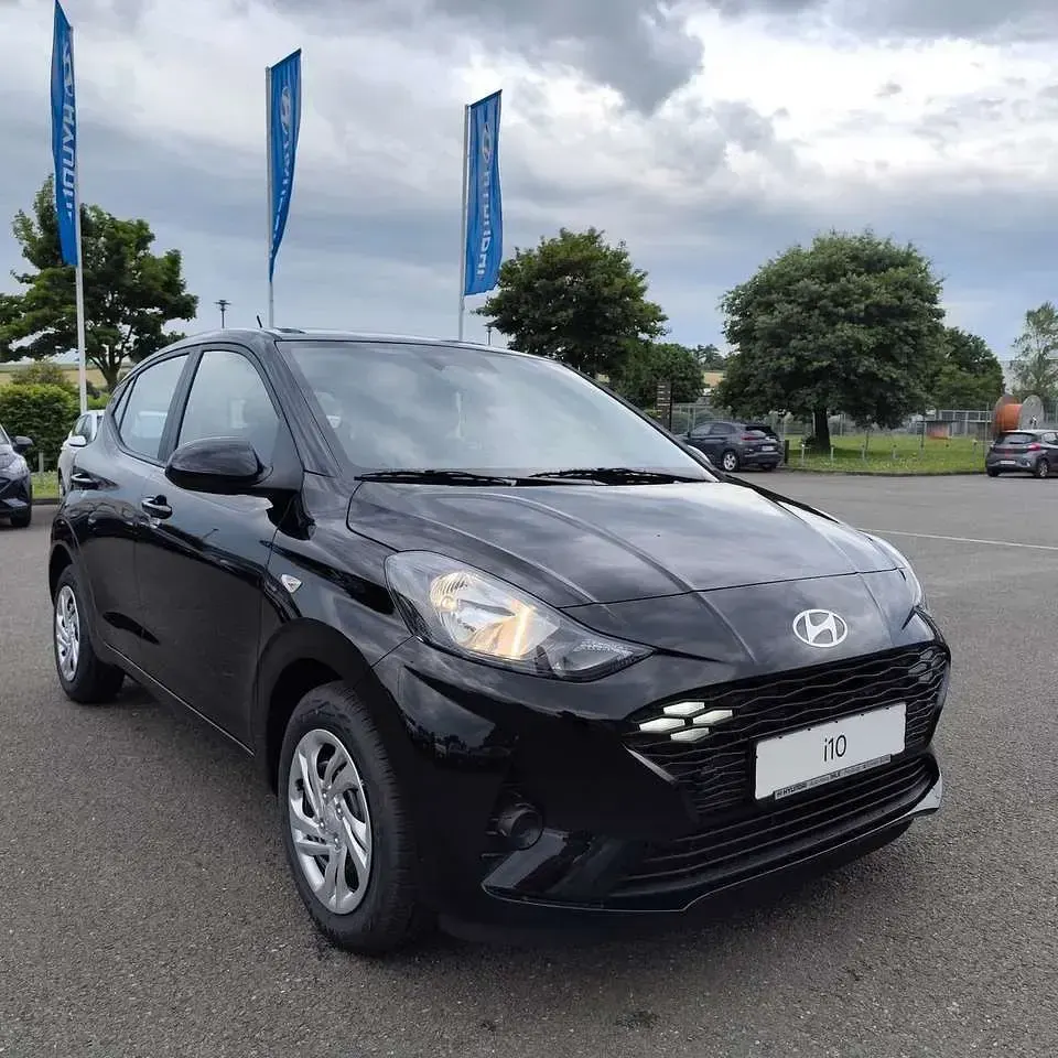 Gebraucht Hyundai i10 Select 63 PS (46 kW) 2025 Schwarz Kleinwagen