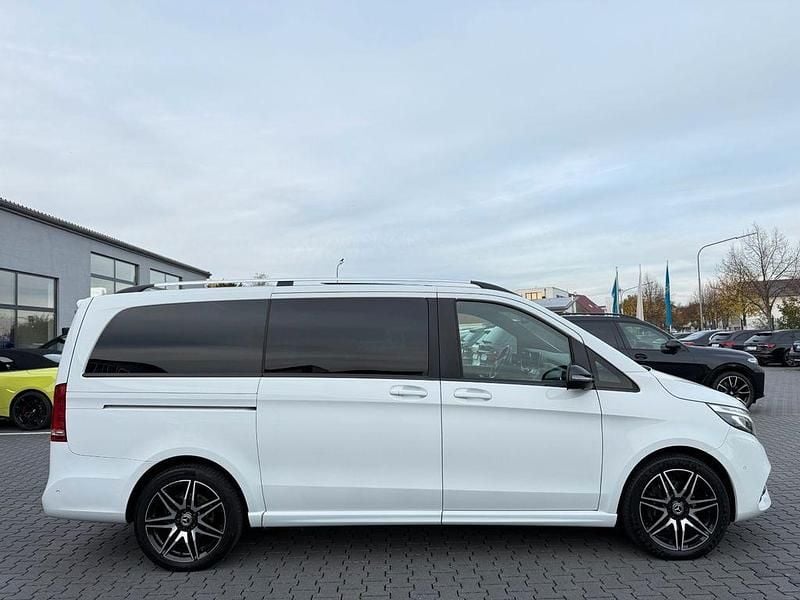 Bergkristallweiss Gebraucht 2021 Mercedes V300 AMG Van / Kleinbus | 53.990 € (Etwas zu teuer) - Bild 1/4