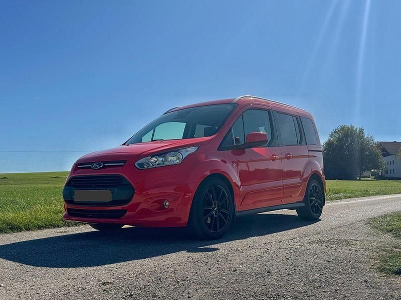 Rot Gebraucht 2017 Ford Tourneo Connect Titanium Van / Kleinbus | 16.400 € (Fairer Preis) - Bild 1/4