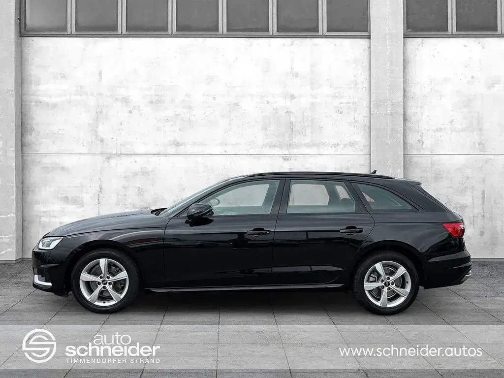 Używany Audi A4 Advanced 163 KM (119 kW) 2021 Czarny Kombi