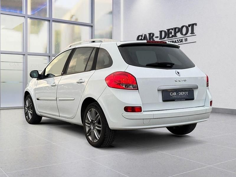 Gebraucht Renault Clio II Night&Day 75 PS (55 kW) 2010 Weiß Limousine