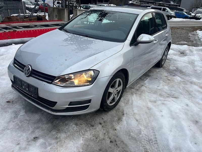 Gebraucht VW Golf VII LOUNGE 110 PS (80 kW) 2016 Silber Limousine