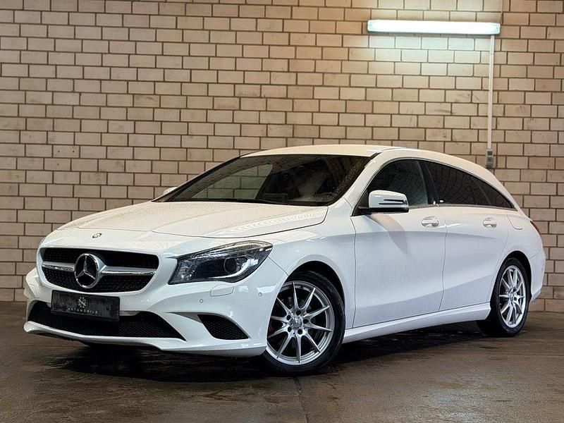 Calcitweiss/zirrusweiss Gebraucht 2016 Mercedes CLA180 Limousine | 12.990 € (Guter Preis) - Bild 1/4