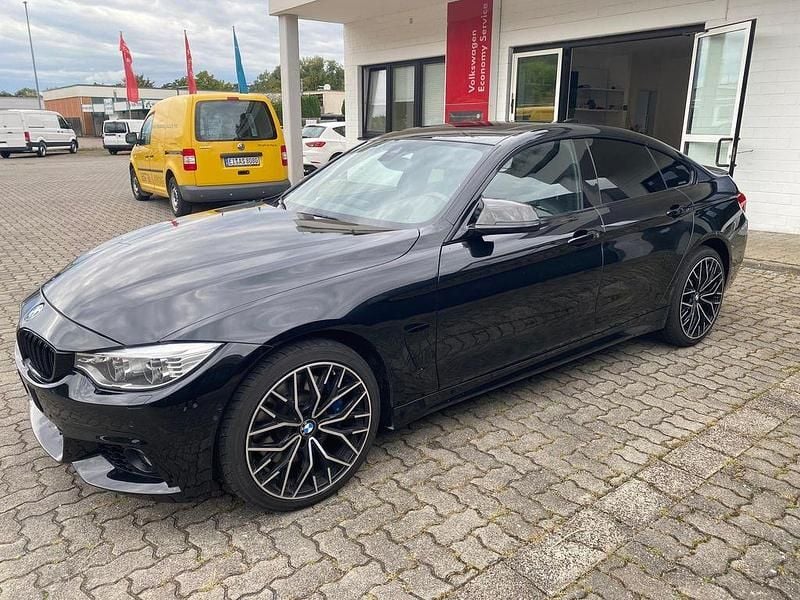 Gebraucht BMW 430 M Sport 258 PS (189 kW) 2016 Black sapphire metallic Coupé