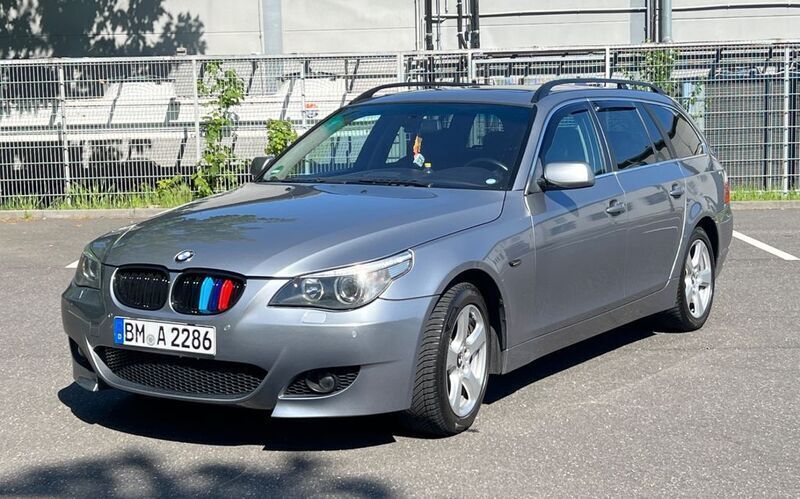 Grau Gebraucht 2006 BMW 530 Kombi | 3.850 € (Superpreis) - Bild 1/4