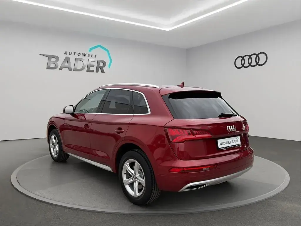 Gebraucht Audi Q5 Sport 190 PS (139 kW) 2017 Matadorrot metallic SUV