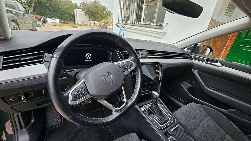 Gebraucht VW Passat Business 150 PS (110 kW) 2021 Grau Kombi