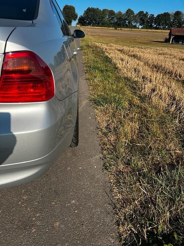 Gebraucht BMW 330 258 PS (189 kW) 2005 Silber Limousine