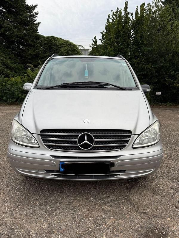Silber Gebraucht 2004 Mercedes Viano Van / Kleinbus | 5.500 € (Guter Preis) - Bild 1/4