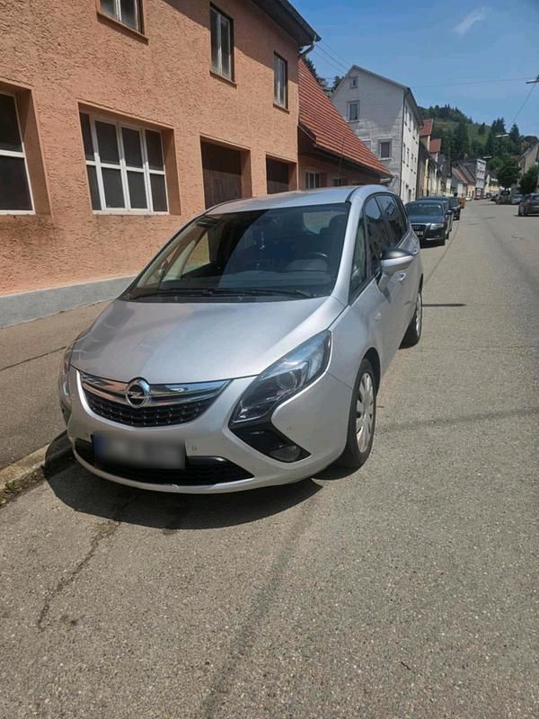 Silber Gebraucht 2015 Opel Zafira Tourer Van / Kleinbus | 5.500 € - Bild 1/4
