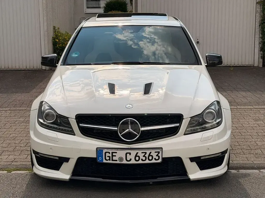 Gebraucht Mercedes C63 AMG AMG 487 PS (358 kW) 2011 Weiß Limousine