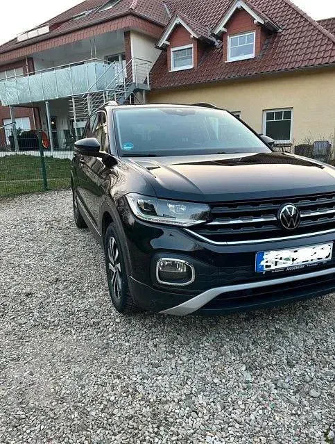 Usado VW T-Cross Active 150 CV (110 kW) 2021 Negro SUV