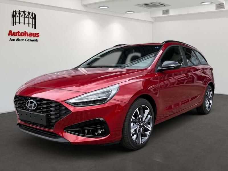 Ultimate red / met Gebraucht 2024 Hyundai i30 Advantage Kombi | 24.385 € (Fairer Preis) - Bild 1/4