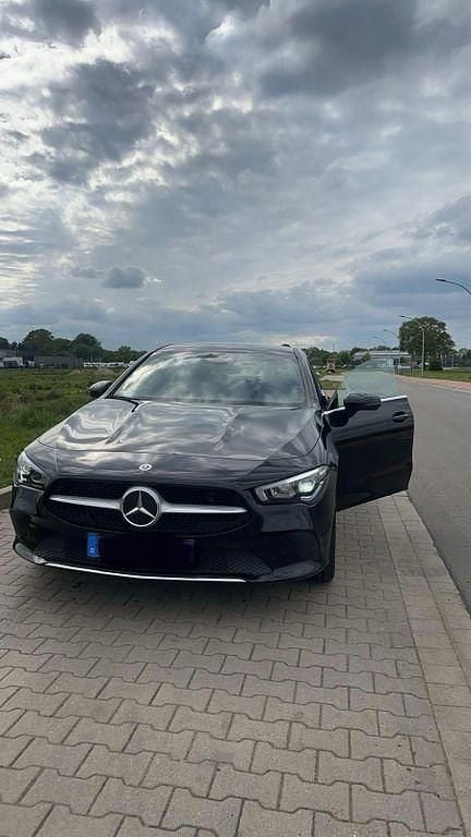 Schwarz Gebraucht 2023 Mercedes CLA200 Coupé | 29.700 € (Superpreis) - Bild 1/4