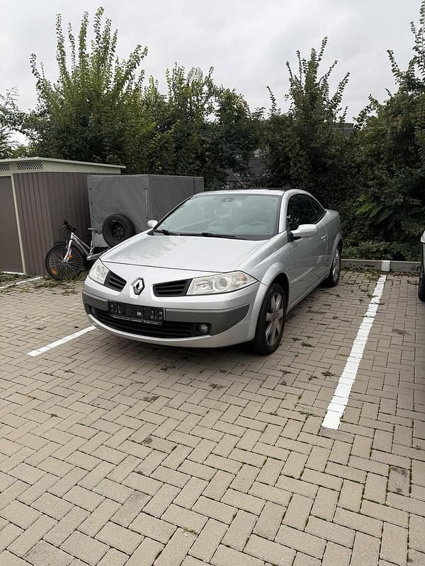 Grau Gebraucht 2006 Renault Mégane Cabriolet Cabrio | 1.000 € - Bild 1/4