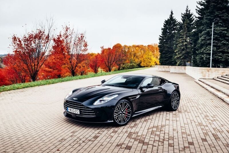 Gebraucht Aston Martin DB12 680 PS (500 kW) 2023 Schwarz