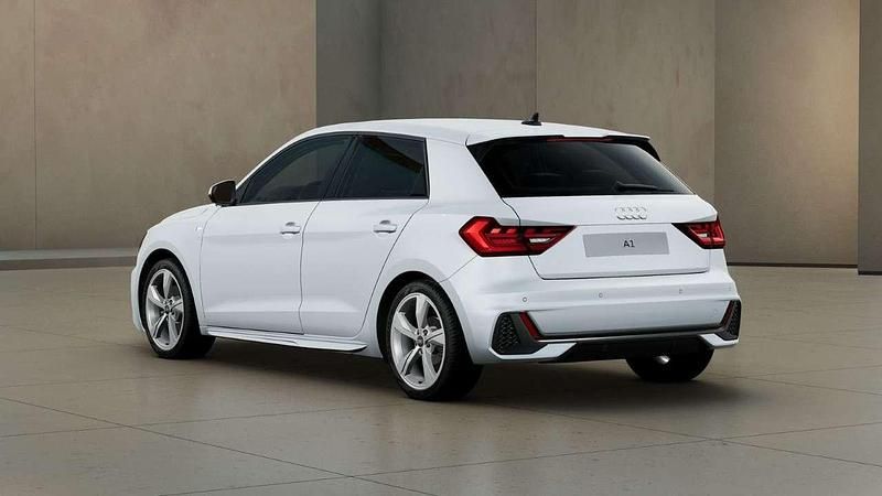 Neu Audi A1 S-Line 150 PS (110 kW) 2026 Gletscherweiß metallic SUV