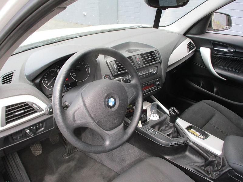 Gebraucht BMW 114 Performance 102 PS (75 kW) 2012 Weiß Kleinwagen