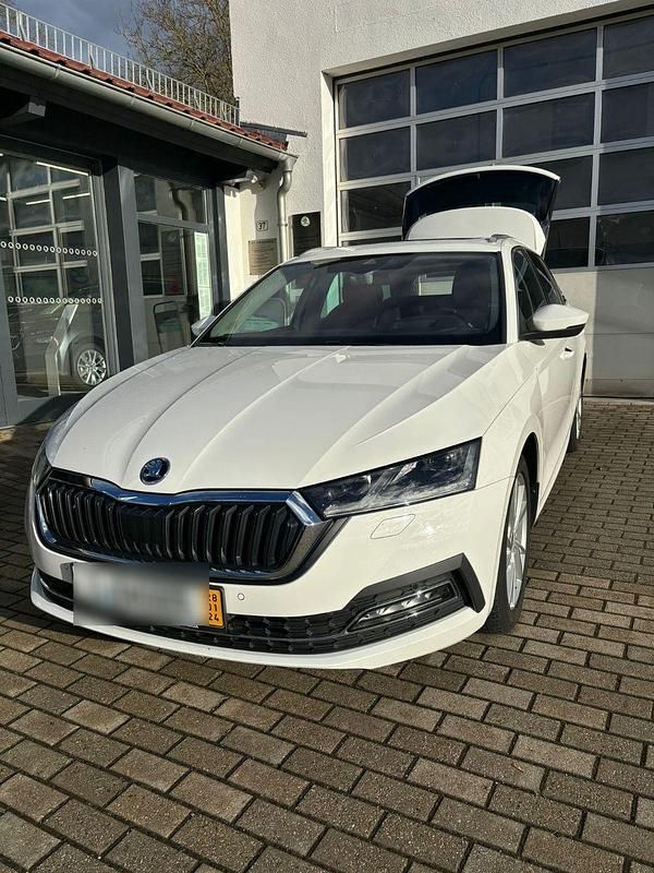 Gebraucht Skoda Octavia 150 PS (110 kW) 2020 Weiß Kombi