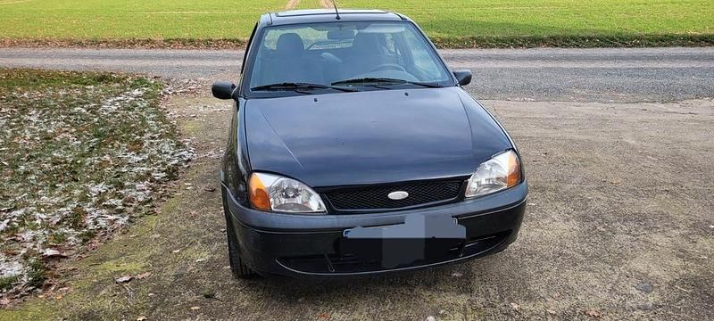 Schwarz Gebraucht 2002 Ford Fiesta Limousine | 1.250 € (Guter Preis) - Bild 1/4