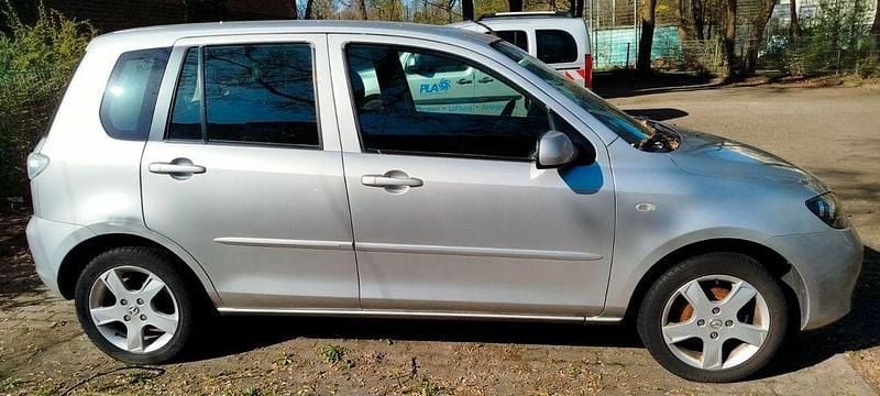 Gebraucht Mazda 2 Independence 75 PS (55 kW) 2007 Silber Kleinwagen