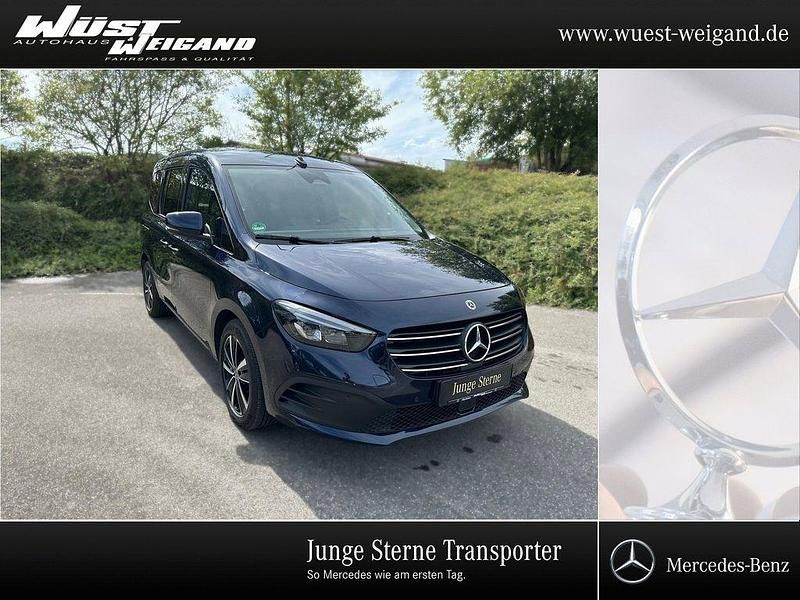 Blau Gebraucht 2024 Mercedes 180 Progressive Limousine | 32.990 € (Teuer) - Bild 1/4