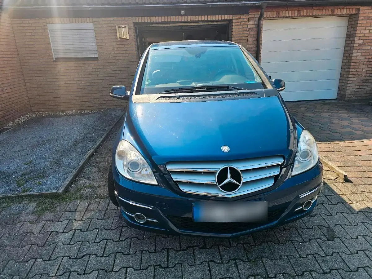 Gebraucht Mercedes B160 95 PS (69 kW) 2010 Blau Kleinwagen
