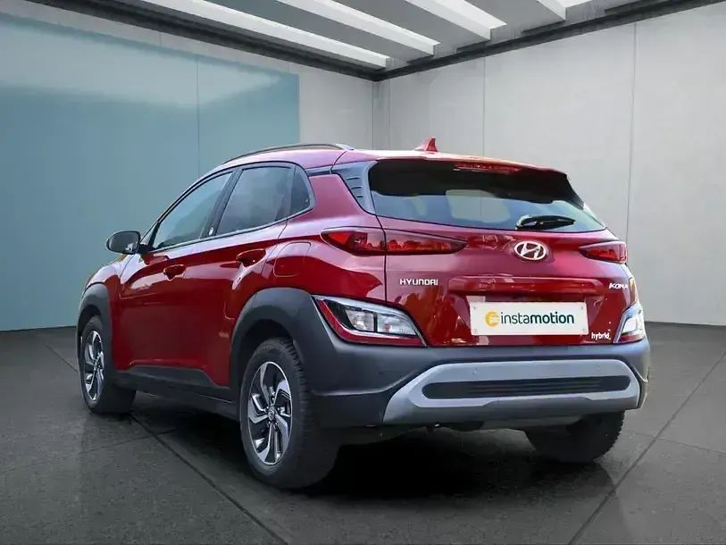 Gebraucht Hyundai Kona 141 PS (103 kW) 2022 Rot SUV