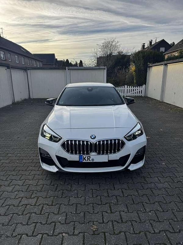 Weiß Gebraucht 2021 BMW 220 M Sport Coupé | 24.900 € (Fairer Preis) - Bild 1/4