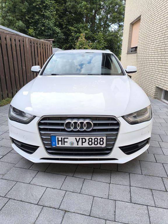 Weiß Gebraucht 2014 Audi A4 Ambiente Kombi | 10.600 € (Fairer Preis) - Bild 1/4
